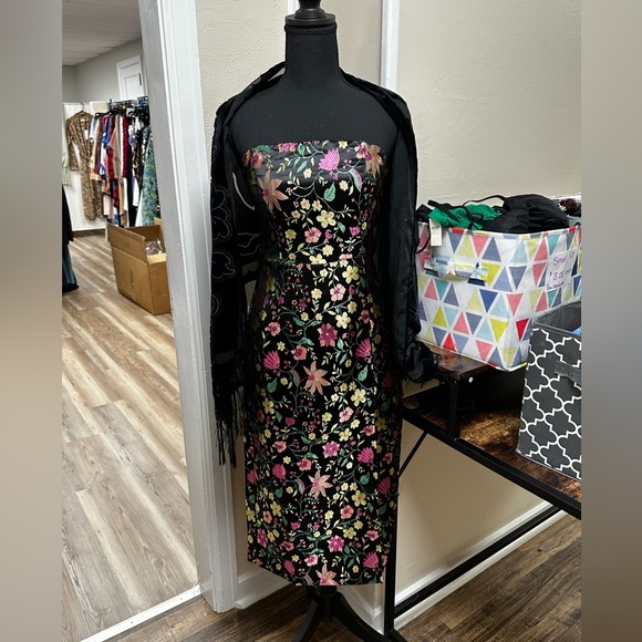 Lulus Dresses & Skirts - Lulus midi formal or semi formal